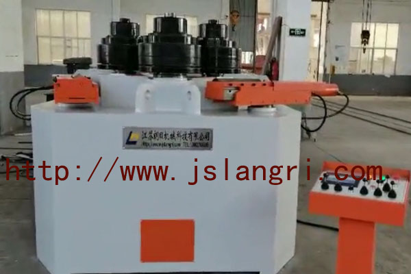 型材卷圓機(jī)的特點(diǎn)是什么，有哪些操作注意事項(xiàng)？