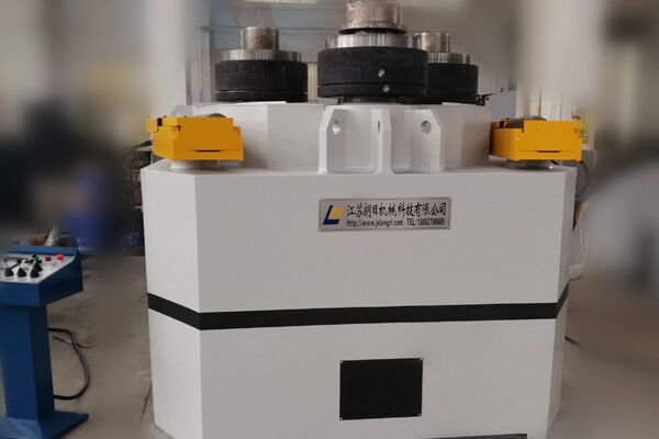 型材彎曲機(jī)的日常維護(hù)和保養(yǎng)要點(diǎn)